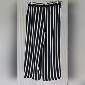 ( LOFT Ann Taylor ) High Rise, Wide Leg, Crop Pant